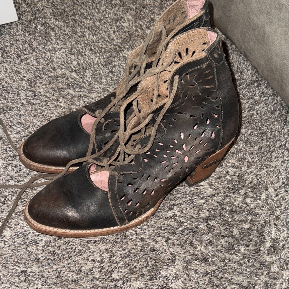 Elegant Lace-Up Cut-Out Boots